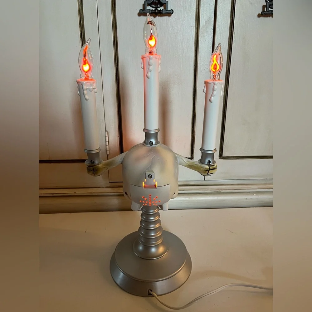 Vintage 1994 HallowScream Haunted Candelabra Skull Flames Glowing Red Eye w/box